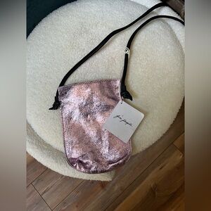 NWT free people glitter damsel crossbody in metallic pink, sold out style